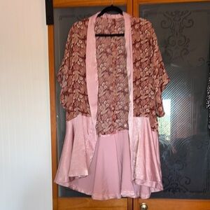Chic Floral Kimono with Satin Trim